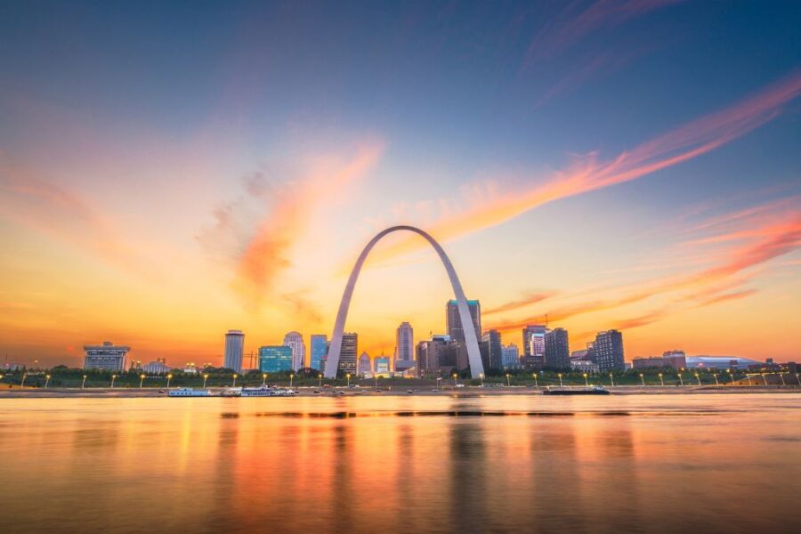 11 Best Road Trips From Kansas City (Day Trips + Weekend Trips) 7 Skyline and arch in St Louis, Missouri, a great weekend trip from Kansas City