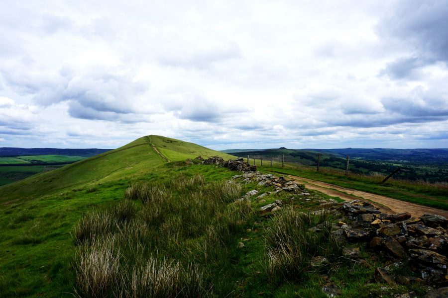 Best-Hiking-in-the-UK-Peak-District-England