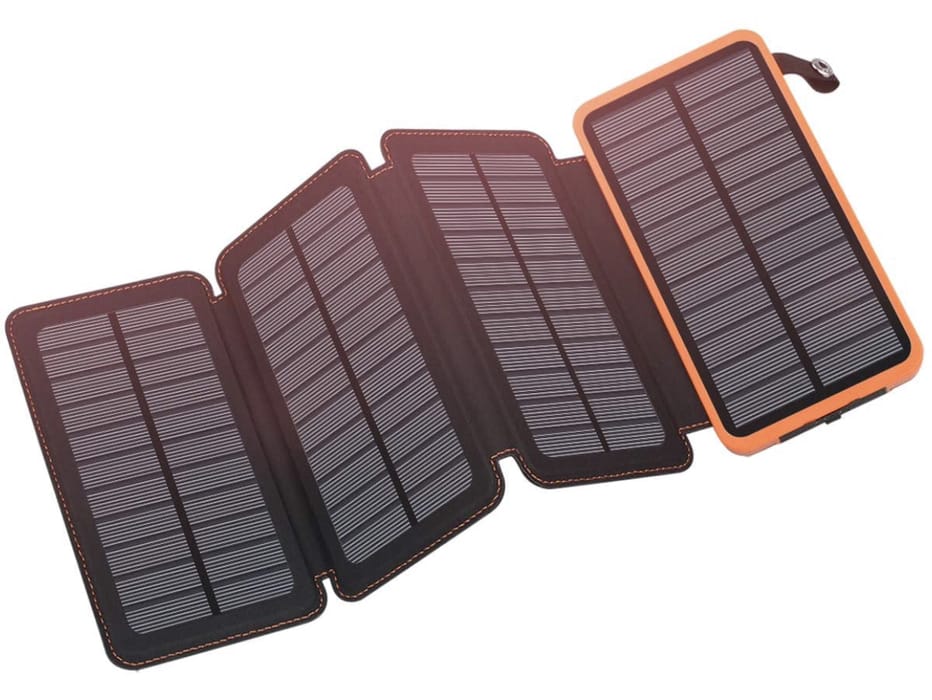 Product Display A display of the Feelle 25000mAh Solar Power Bank