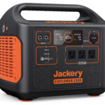 13 Best Solar Generators for Camping - Buyer's Guide 8