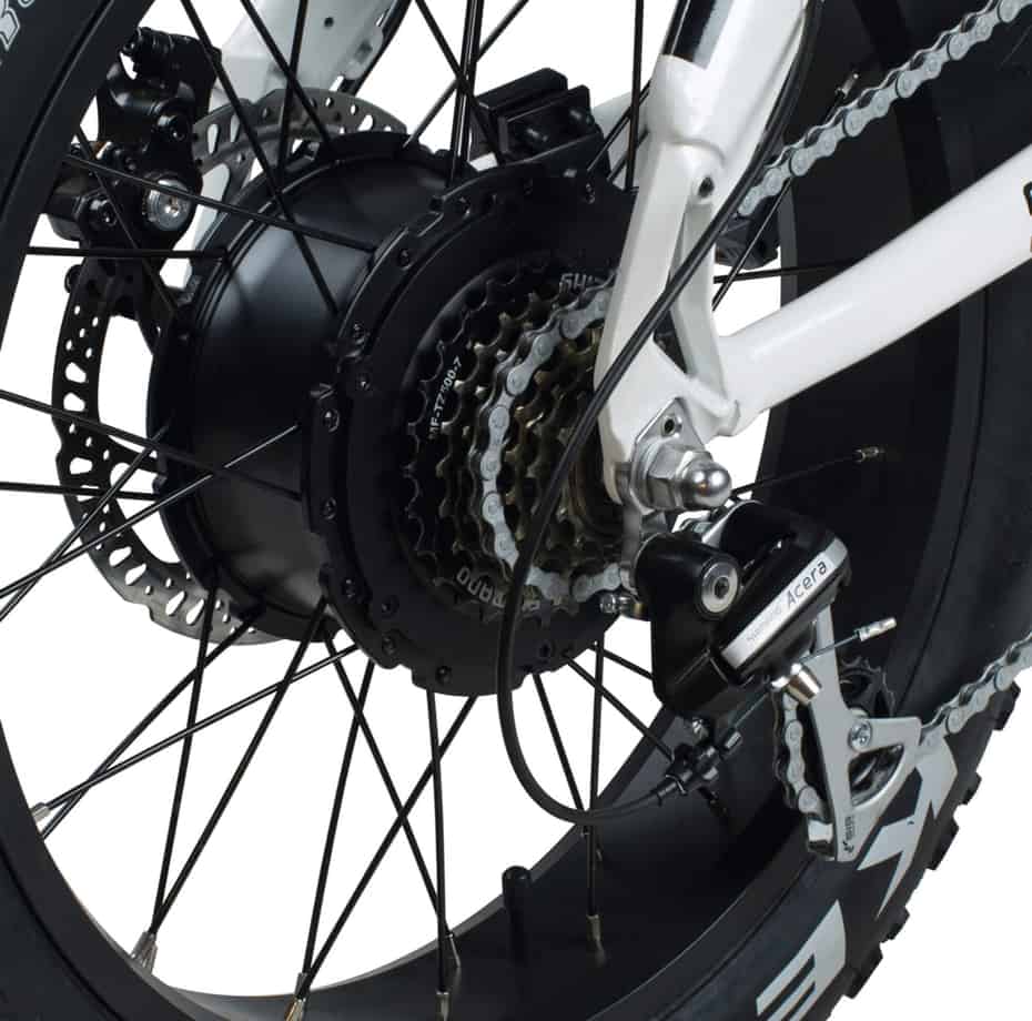 Electric Bikes For Newbies - Shop for the right bike (2023) 19 A display of a geared hub motor